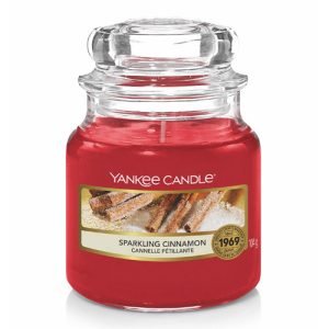Aromatizuota žvakė YANKEE CANDLE SPARKLING CINNAMON, 104 g, iki 30 h